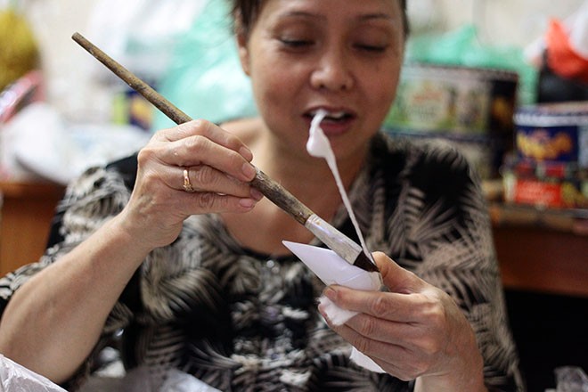 Gia dinh 70 nam “nuoi” thien nga bong giua long Ha Noi-Hinh-7